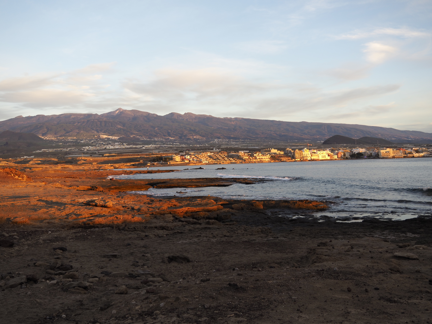 El Médano. El Tiede volcano is at the top of the picture