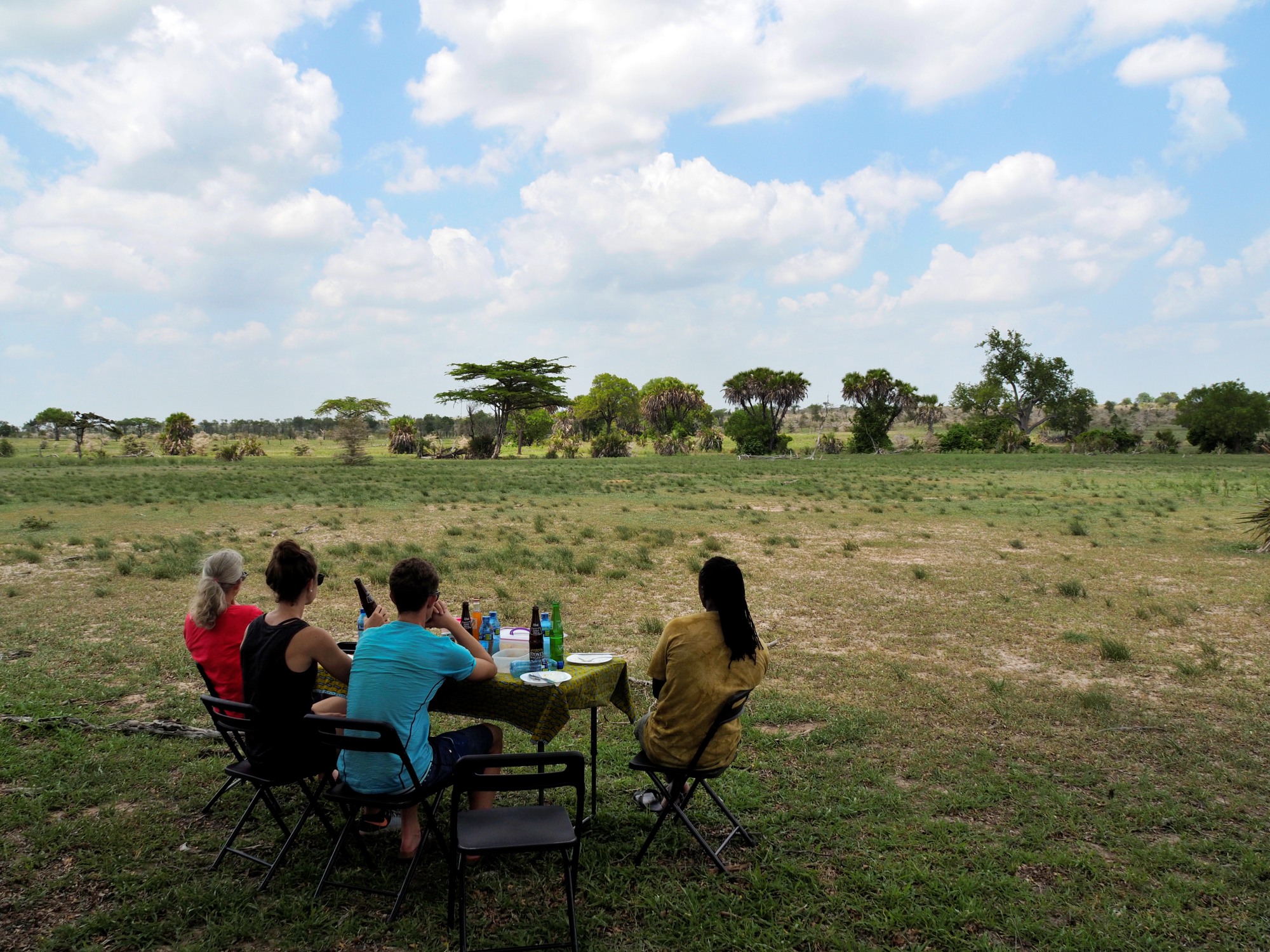 Another safari lunch... with bottles of Stoney Tangawizi