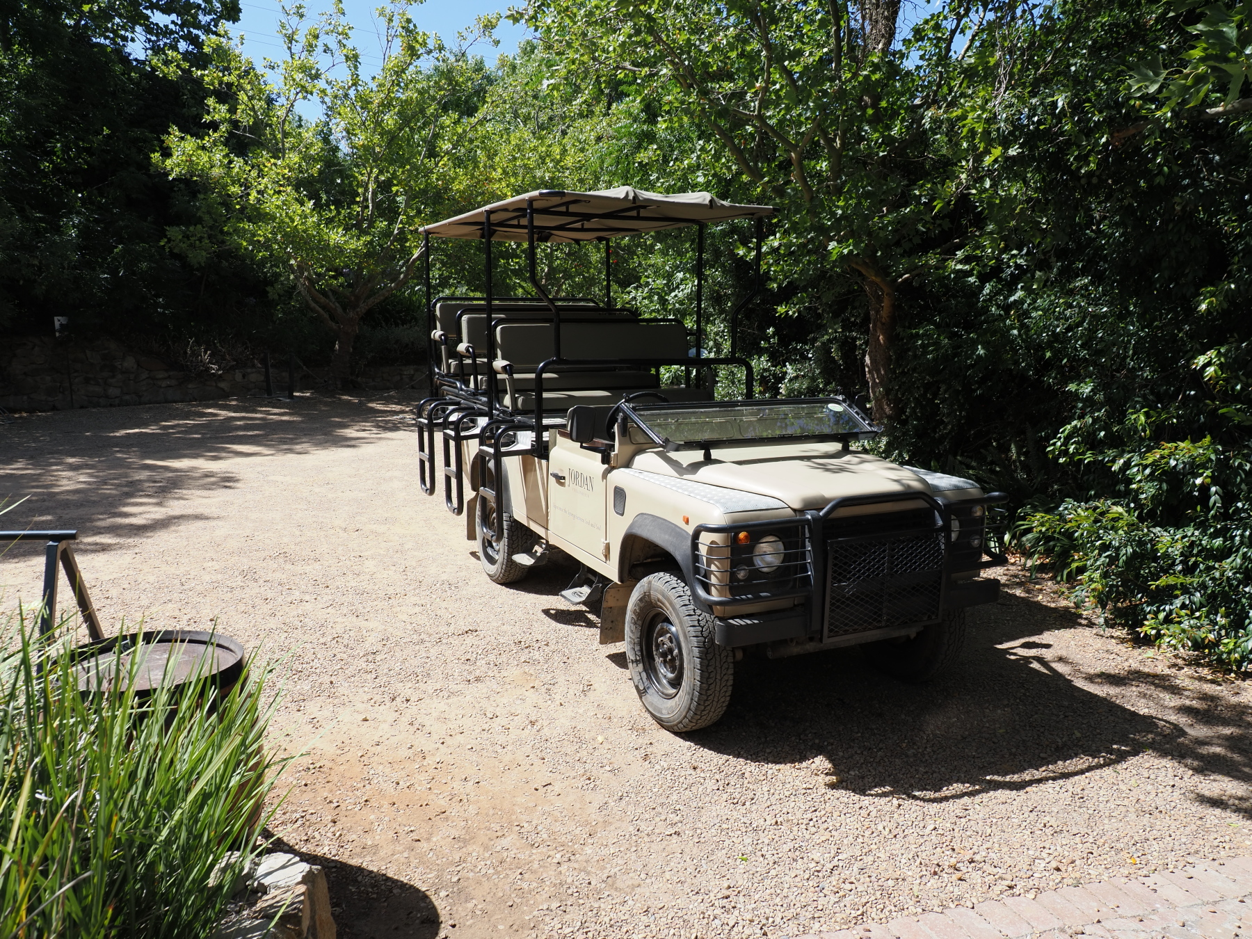 Using a safari vehicle to give vinyard tours