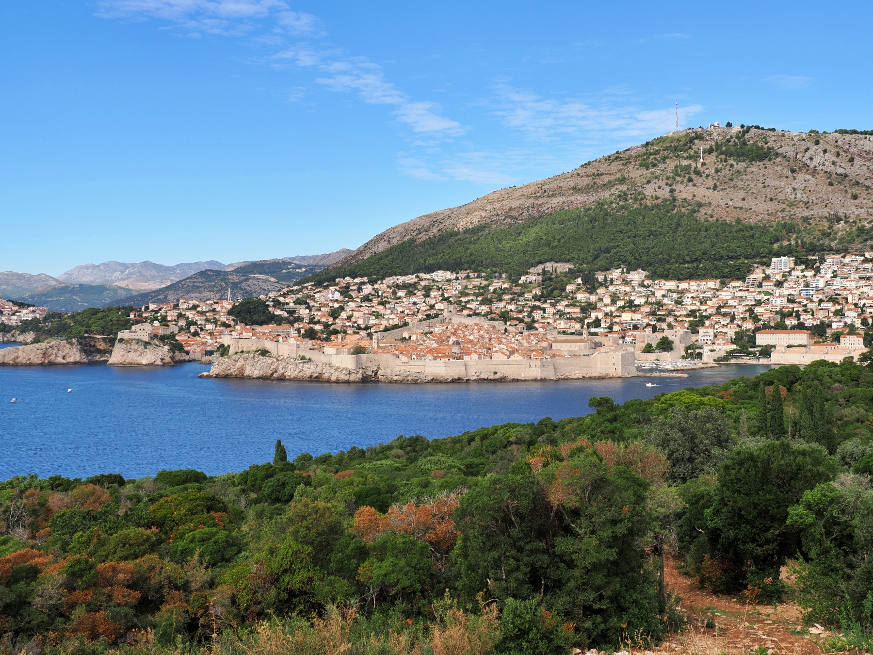 old town and the modern town of Dubrovnik